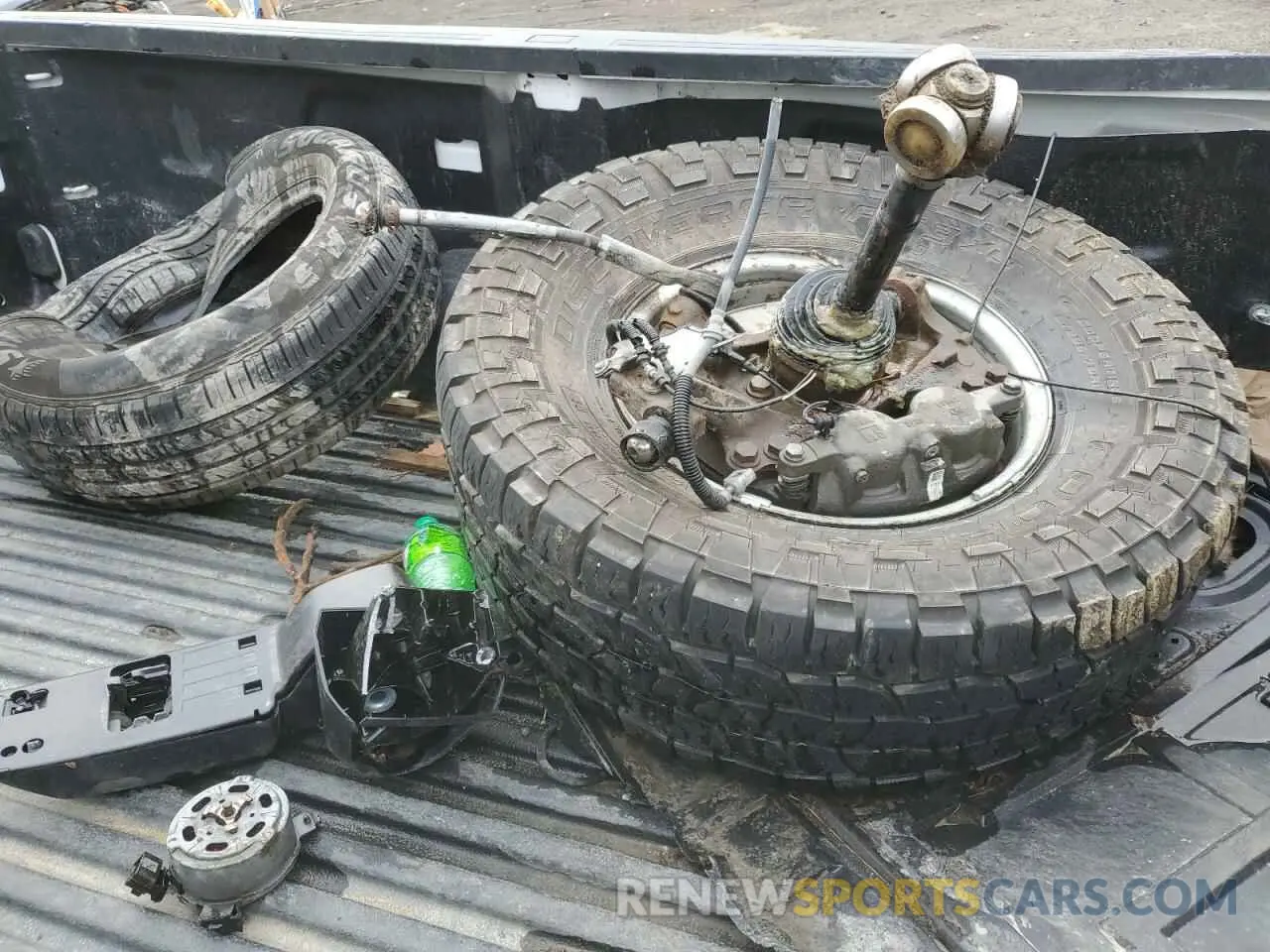 13 fotografías del automóvil dañado 1GT09LE78LF319578 GMC SIERRA 2020