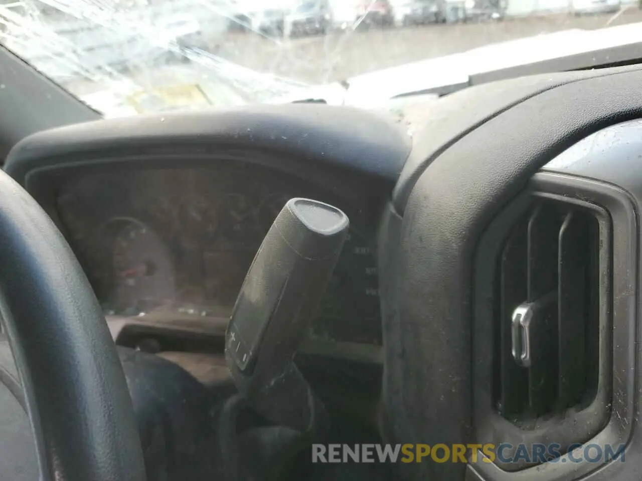 9 fotografías del automóvil dañado 1GT09LE78LF319578 GMC SIERRA 2020
