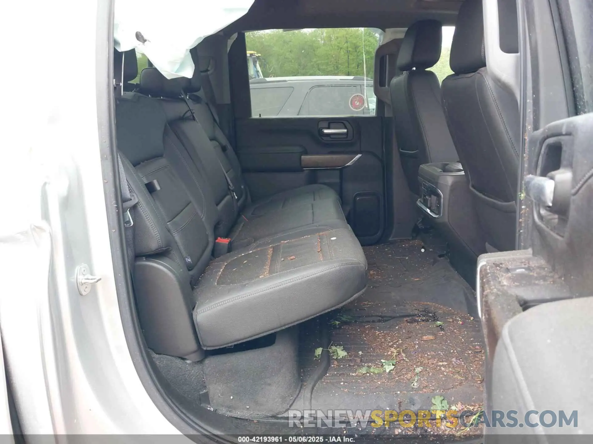8 fotografías del automóvil dañado 1GT49RE79LF285364 GMC SIERRA 2020