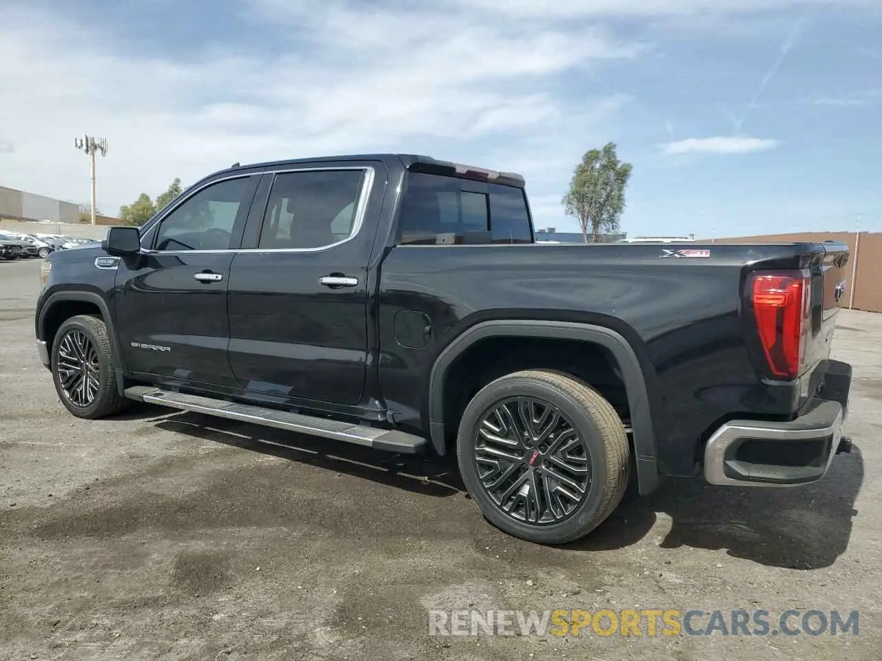 2 fotografías del automóvil dañado 1GTP8DEDXLZ303555 GMC SIERRA 2020