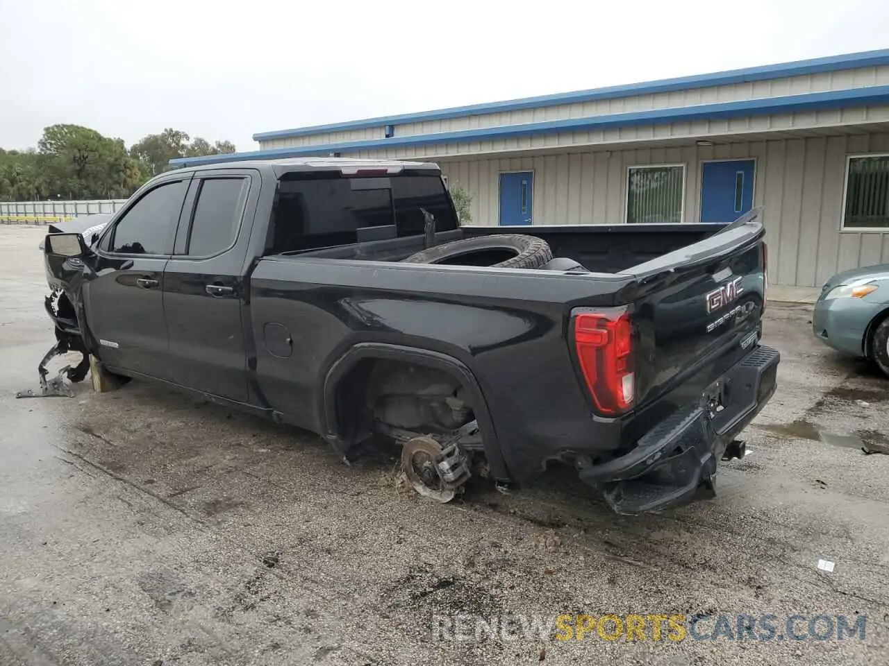 2 fotografías del automóvil dañado 1GTR8CED7LZ258478 GMC SIERRA 2020