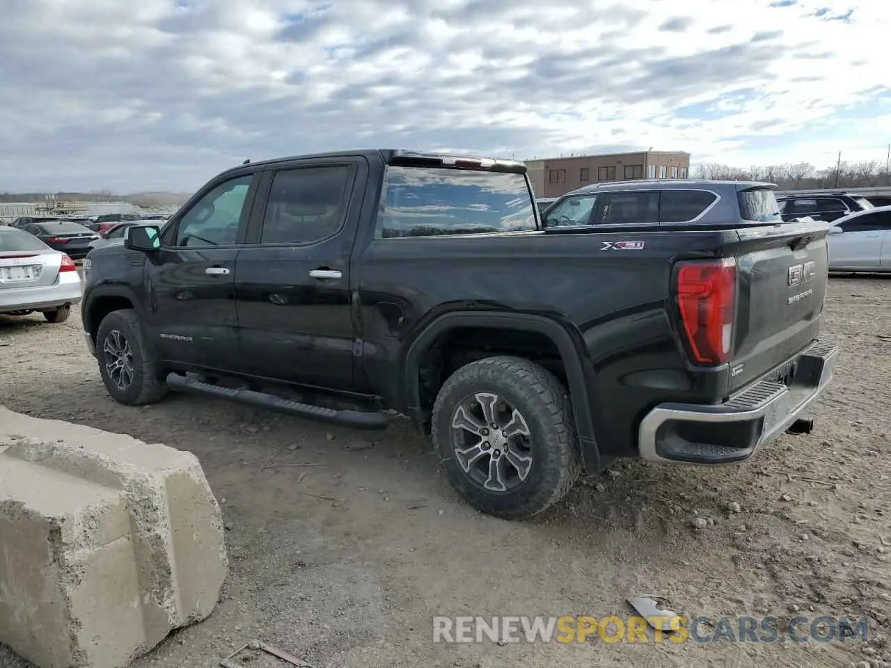 2 fotografías del automóvil dañado 1GTU9AEFXLZ338368 GMC SIERRA 2020