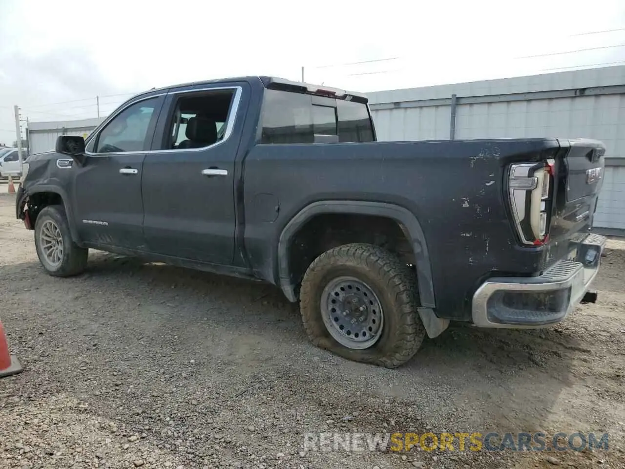 2 fotografías del automóvil dañado 3GTP8DED9LG292449 GMC SIERRA 2020