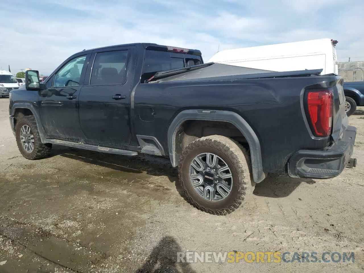2 fotografías del automóvil dañado 1GT49PEY0MF193638 GMC SIERRA 2021