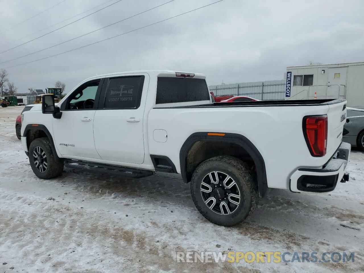 2 fotografías del automóvil dañado 1GT49PEY6MF307495 GMC SIERRA 2021