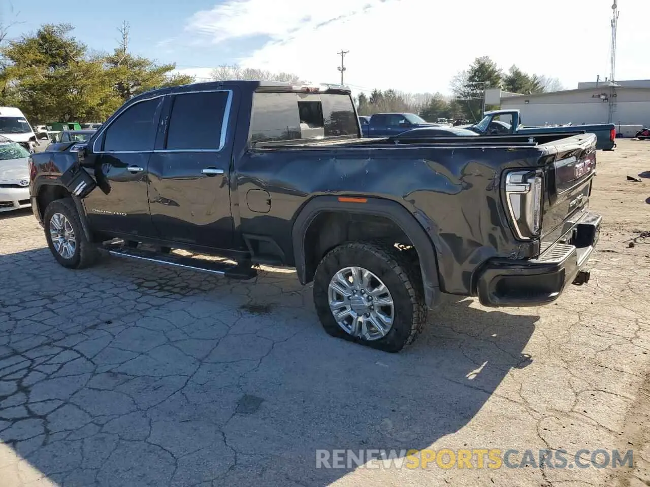 2 fotografías del automóvil dañado 1GT49REY8MF122313 GMC SIERRA 2021