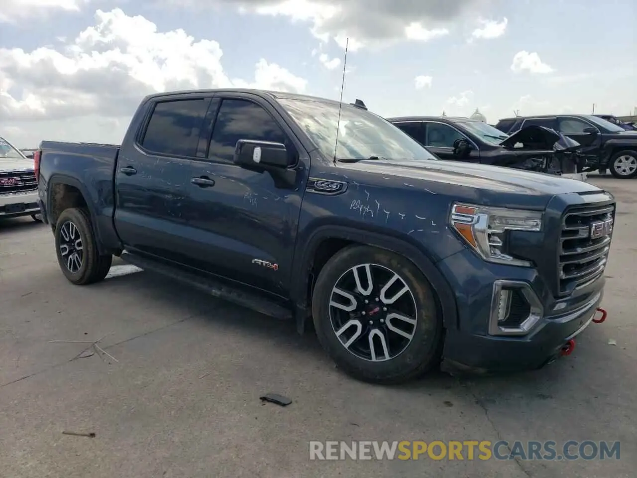 4 fotografías del automóvil dañado 1GTP9EEDXMZ198486 GMC SIERRA 2021
