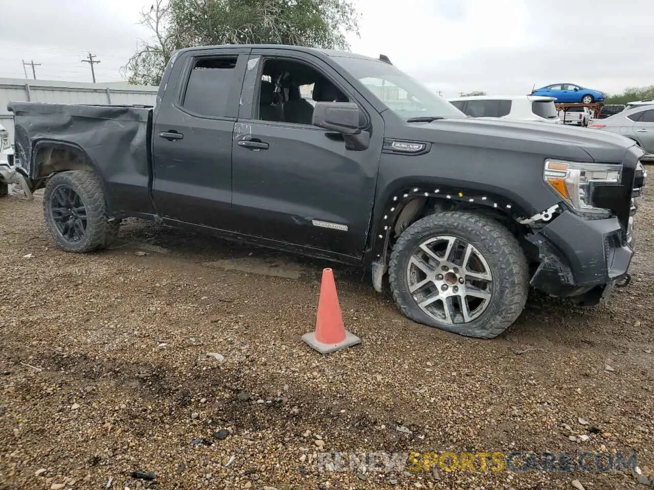 4 fotografías del automóvil dañado 1GTR8CED9MZ446405 GMC SIERRA 2021