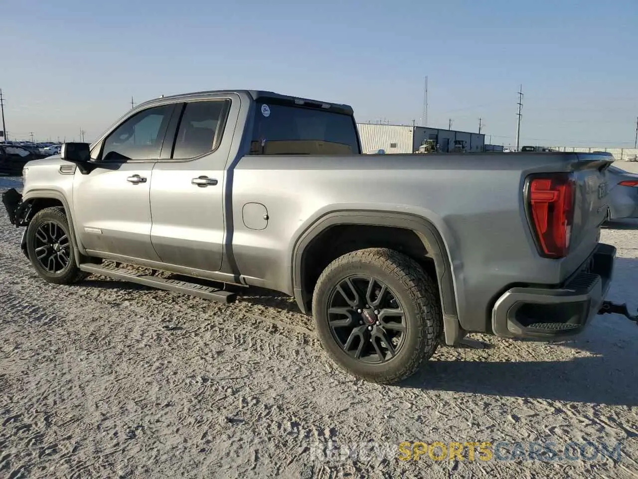 2 fotografías del automóvil dañado 1GTR8CEK4MZ200439 GMC SIERRA 2021
