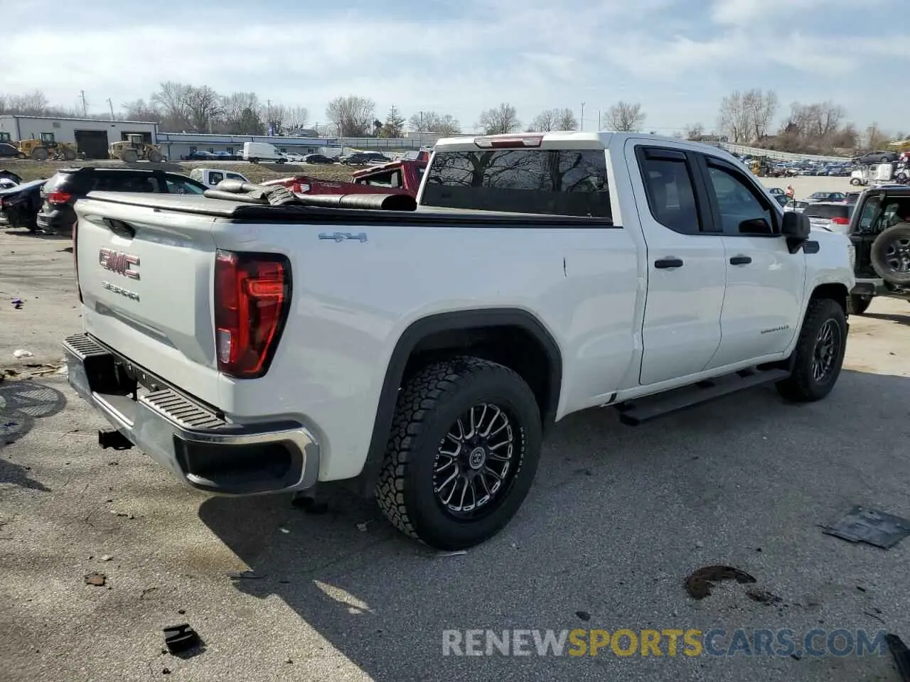 3 fotografías del automóvil dañado 1GTR9AEK3MZ360815 GMC SIERRA 2021