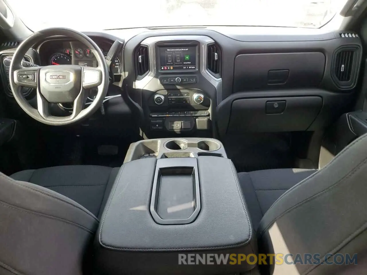 8 fotografías del automóvil dañado 1GTR9AEK3MZ360815 GMC SIERRA 2021
