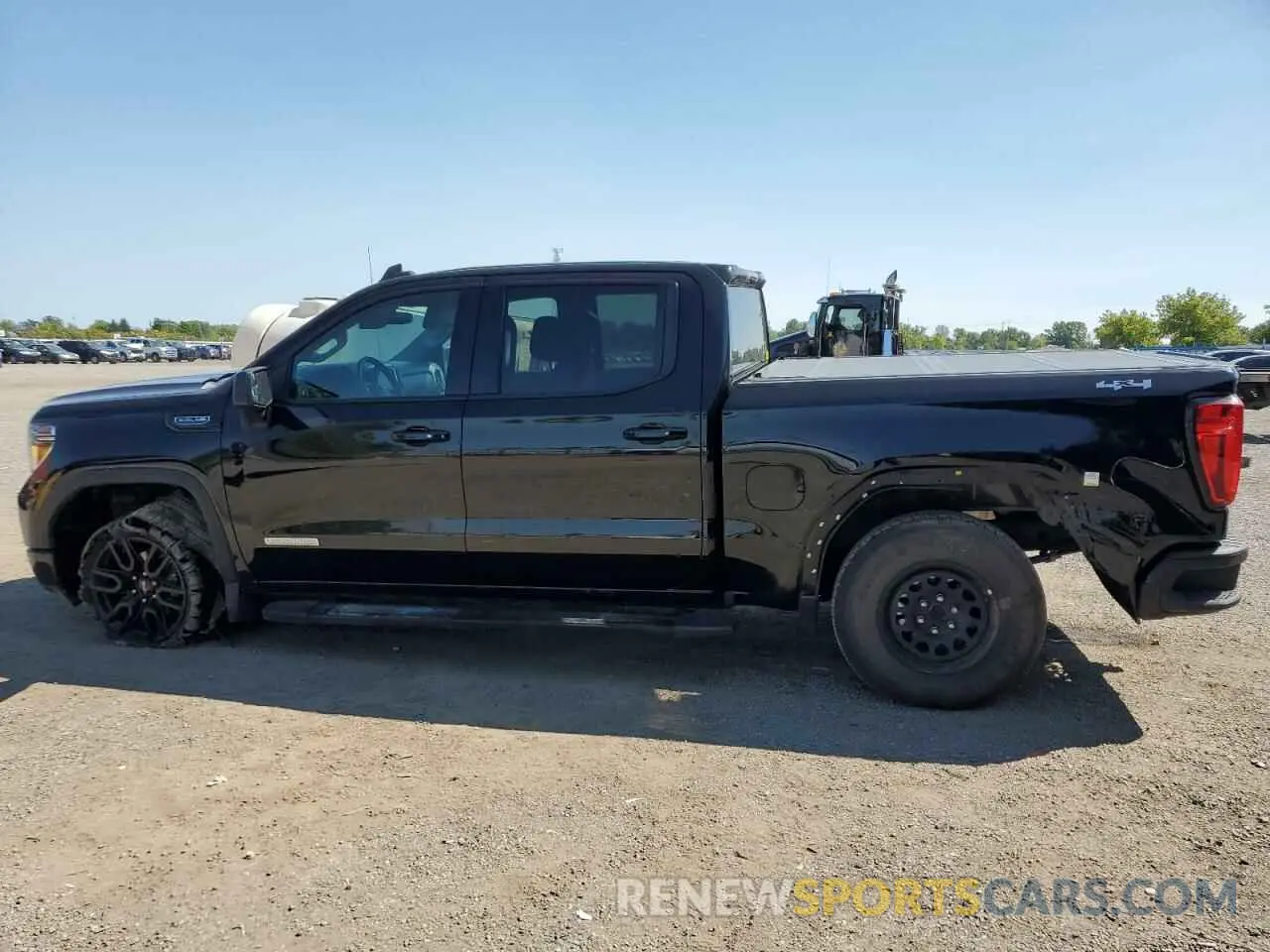 2 fotografías del automóvil dañado 1GTU9CED9MZ294777 GMC SIERRA 2021