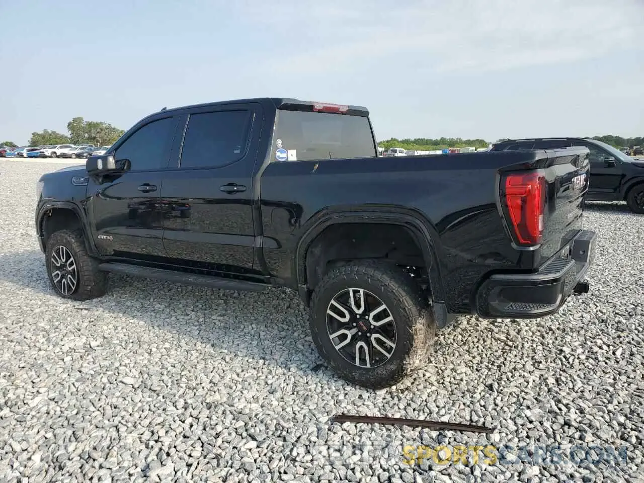 2 fotografías del automóvil dañado 3GTP9EED1MG457012 GMC SIERRA 2021