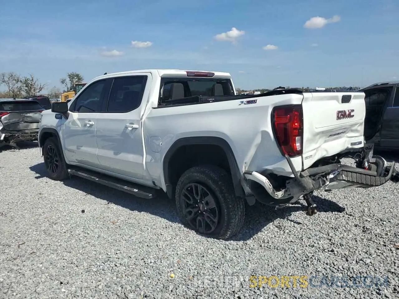 2 fotografías del automóvil dañado 3GTU9CED2MG481021 GMC SIERRA 2021
