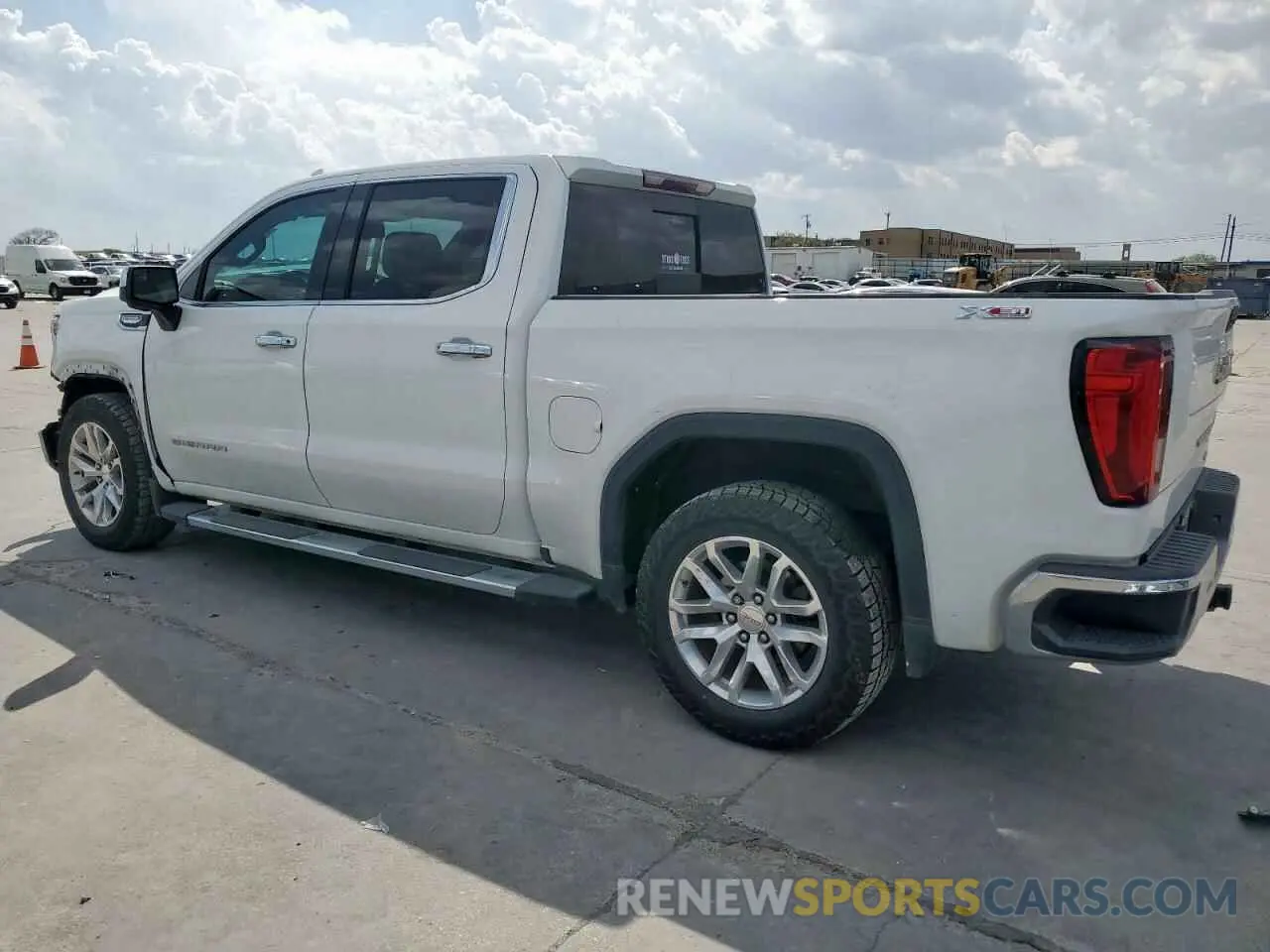 2 fotografías del automóvil dañado 3GTU9DEL1MG353270 GMC SIERRA 2021