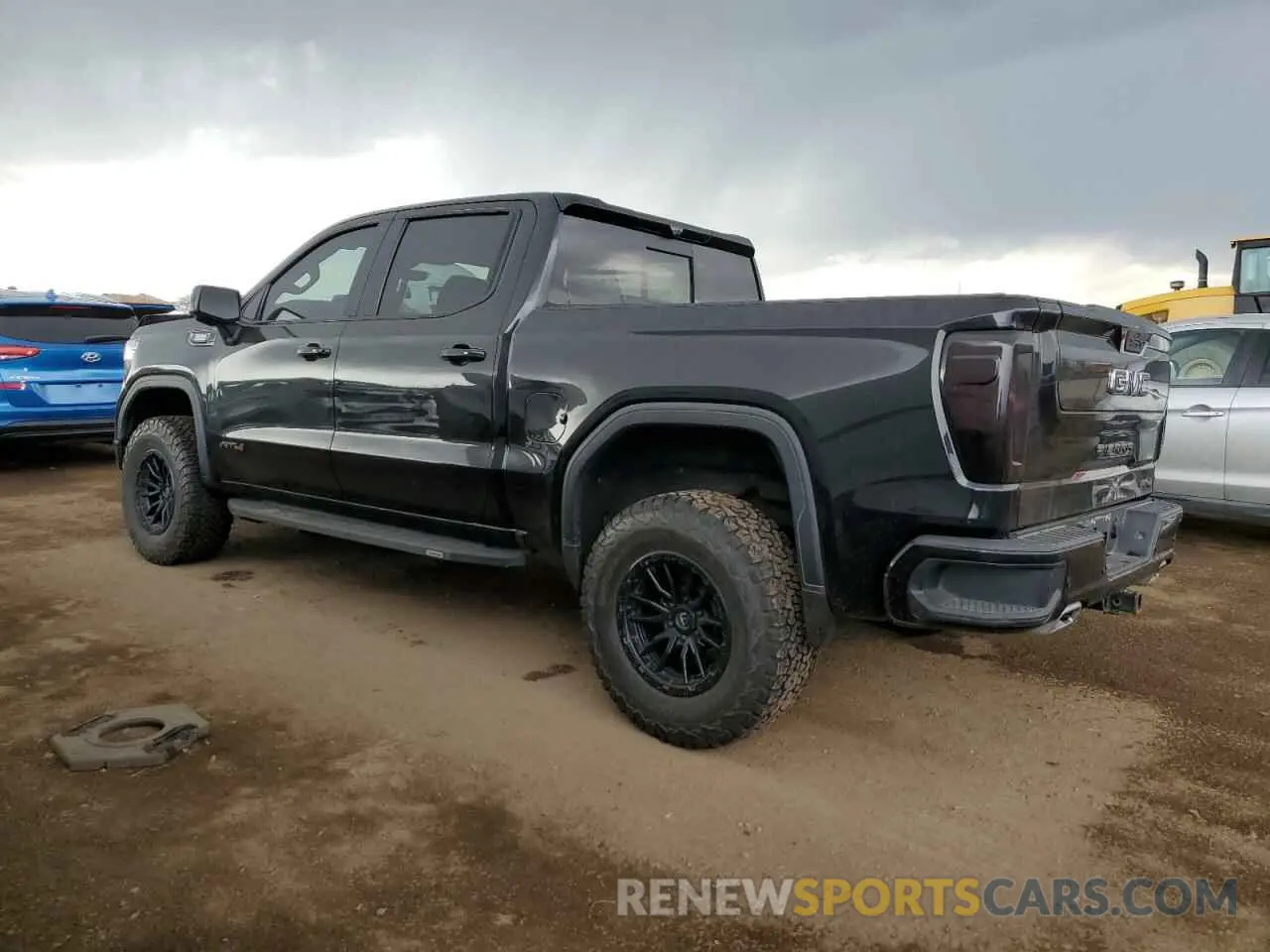2 fotografías del automóvil dañado 3GTU9EET2MG339318 GMC SIERRA 2021