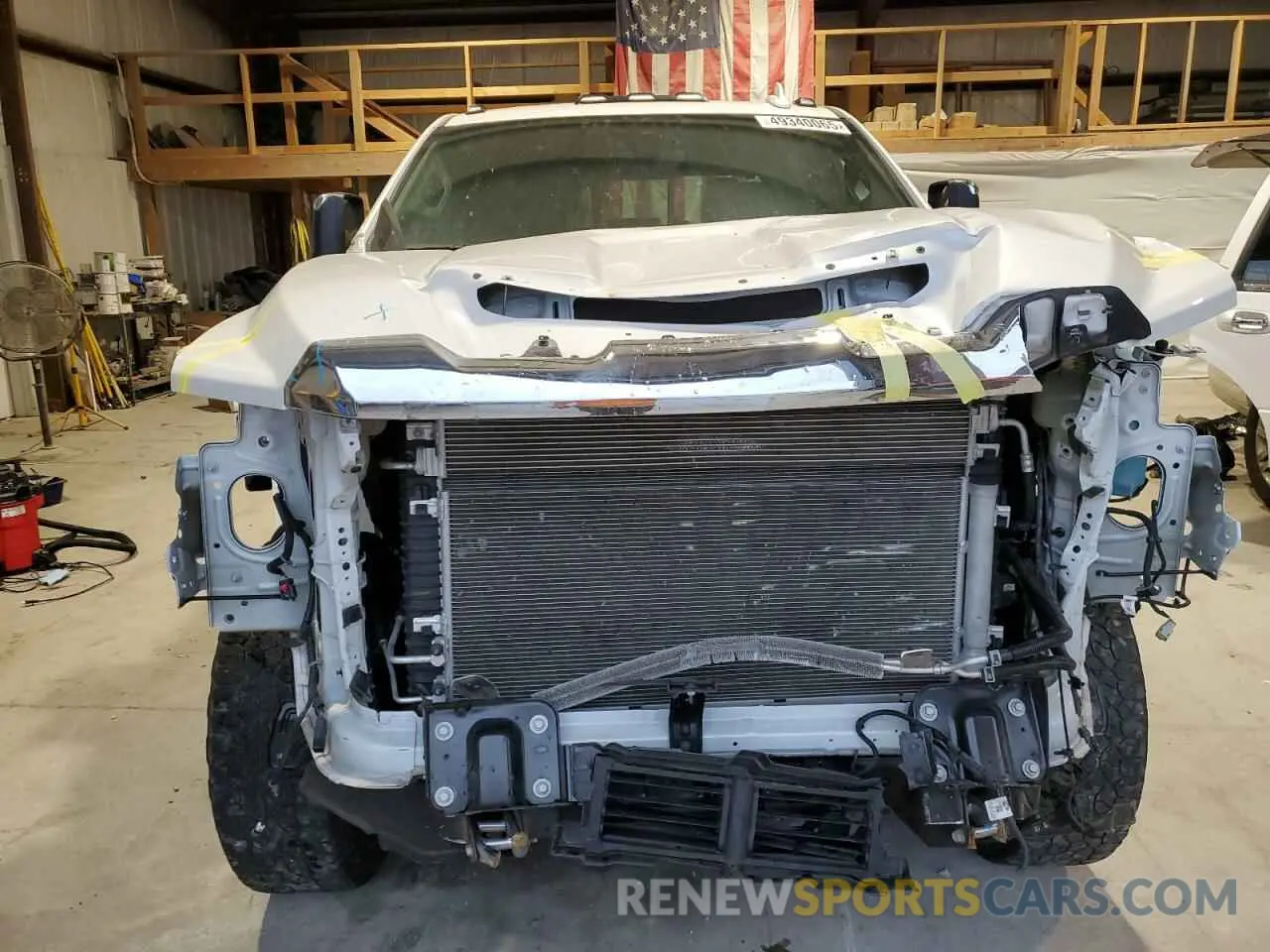 5 fotografías del automóvil dañado 1GT19RE71NF193199 GMC SIERRA 2022