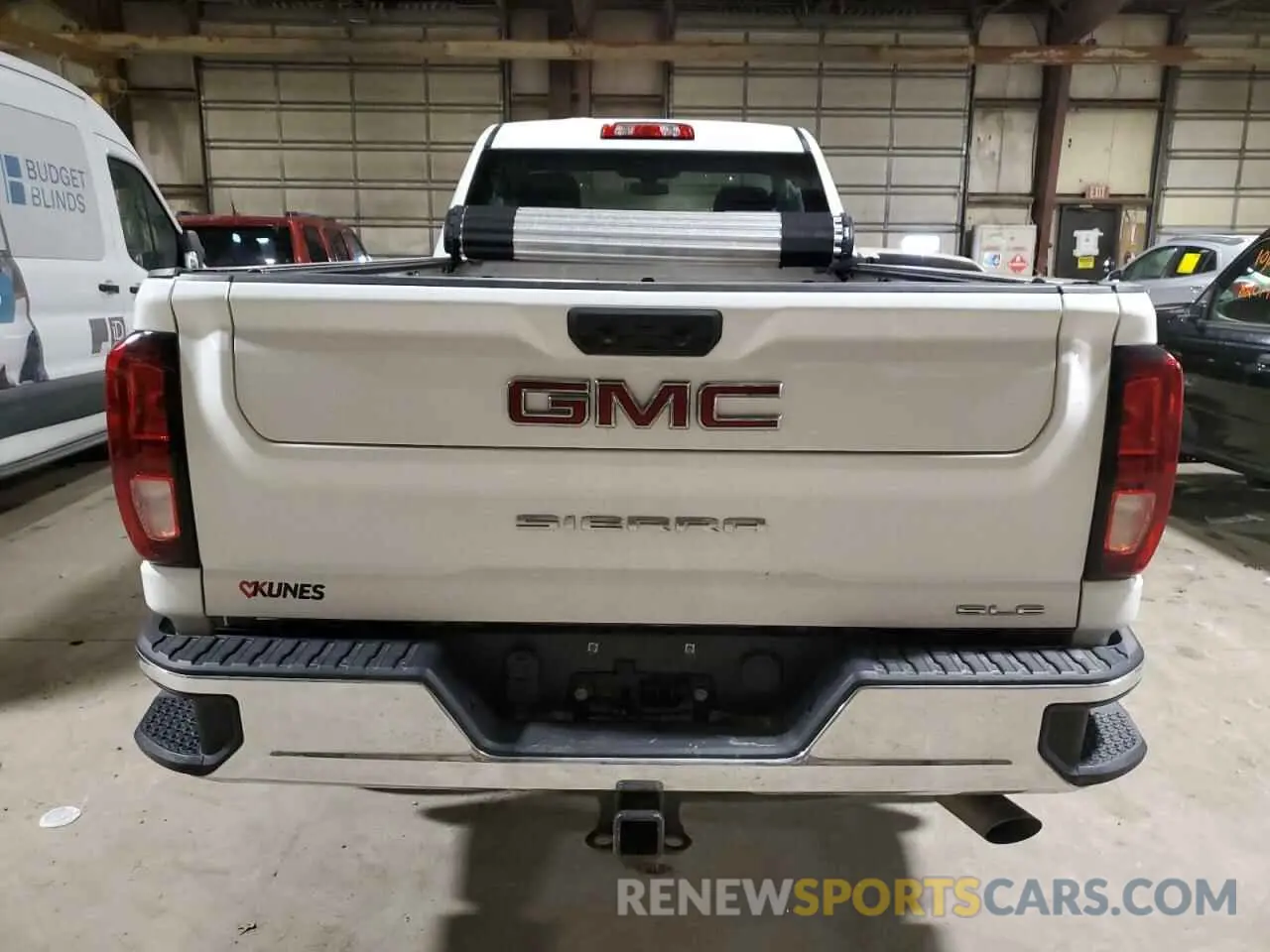 6 fotografías del automóvil dañado 1GT39ME78NF102098 GMC SIERRA 2022