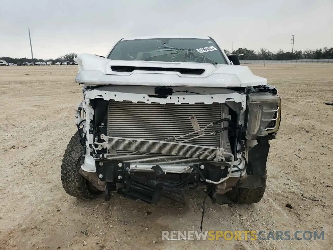 5 fotografías del automóvil dañado 1GT49LEY1NF298201 GMC SIERRA 2022