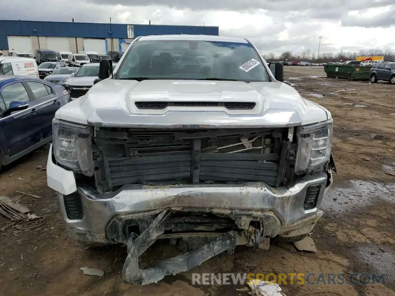5 fotografías del automóvil dañado 1GT59LEY6NF336851 GMC SIERRA 2022