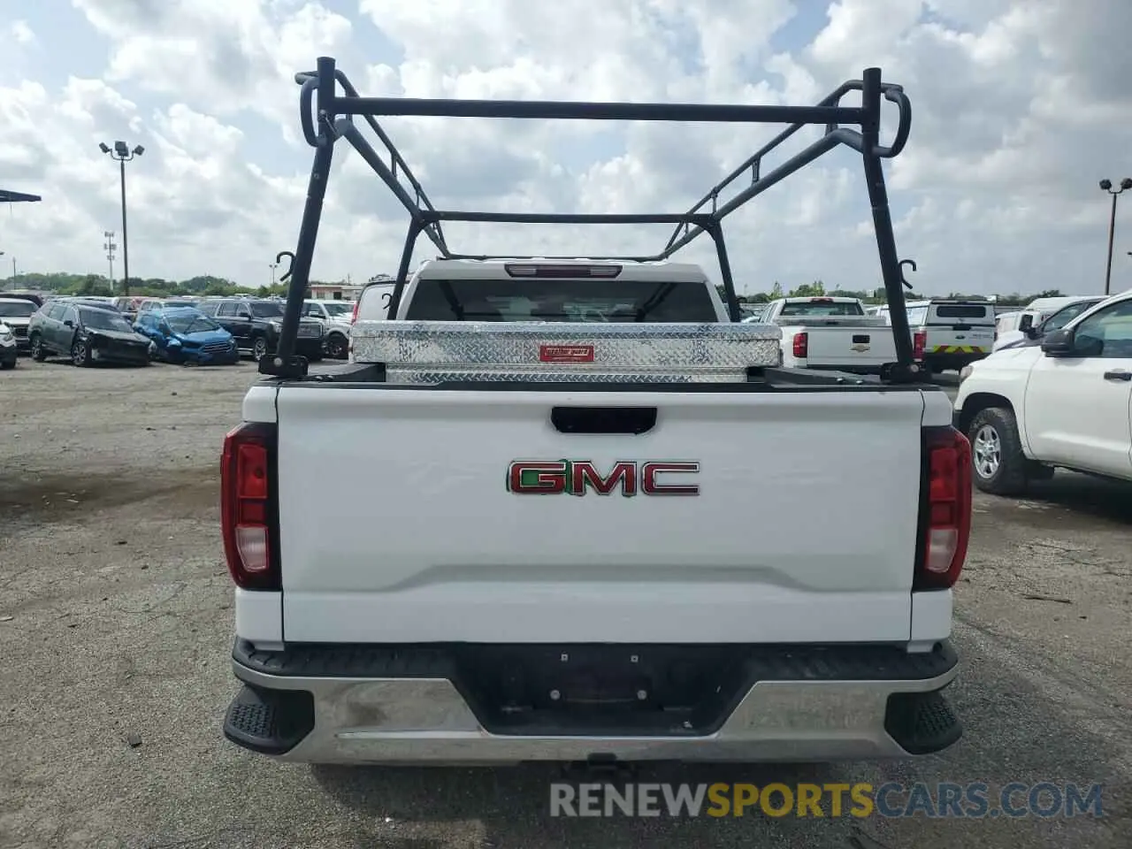 6 fotografías del automóvil dañado 1GTRHAEK4NZ544455 GMC SIERRA 2022