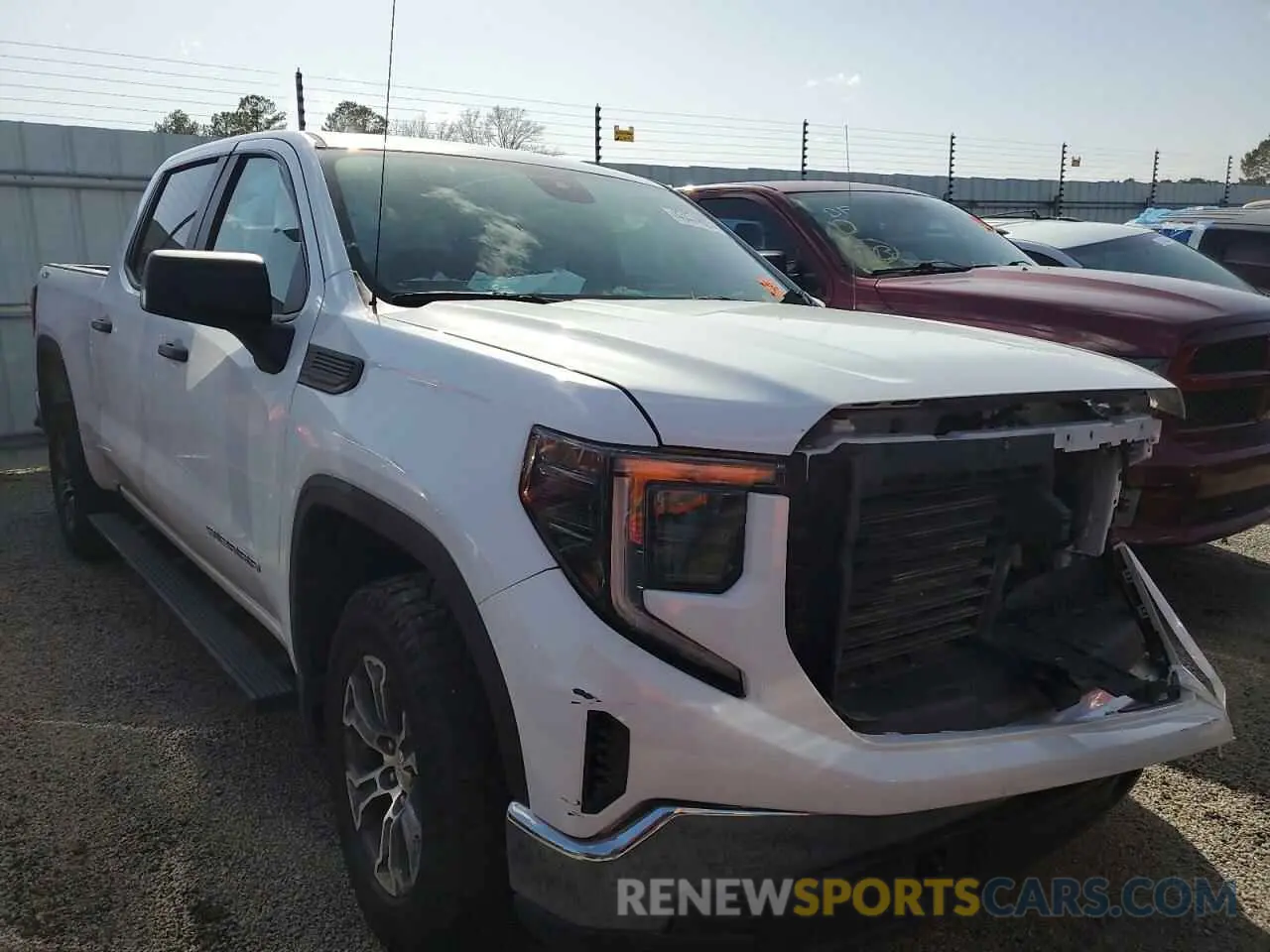 4 fotografías del automóvil dañado 1GTUUAEDXNZ561395 GMC SIERRA 2022