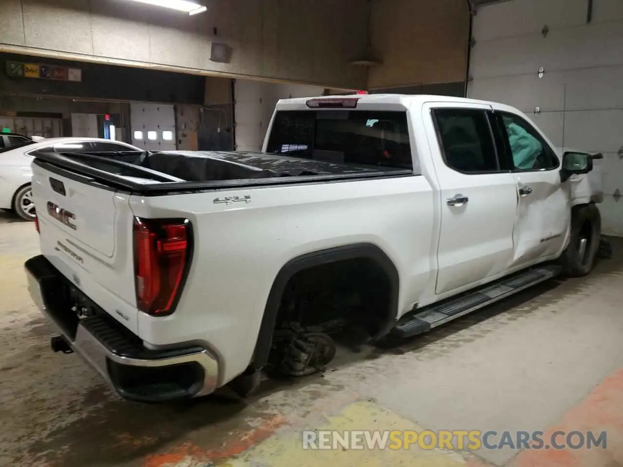 3 fotografías del automóvil dañado 1GTUUDED9NZ627811 GMC SIERRA 2022