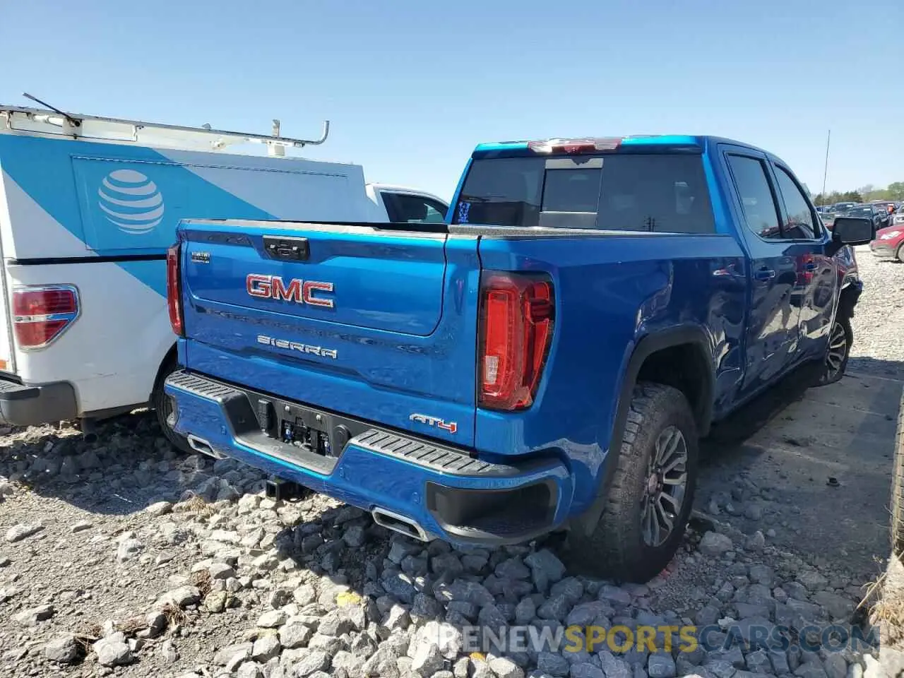 3 fotografías del automóvil dañado 1GTUUEET2NZ599492 GMC SIERRA 2022