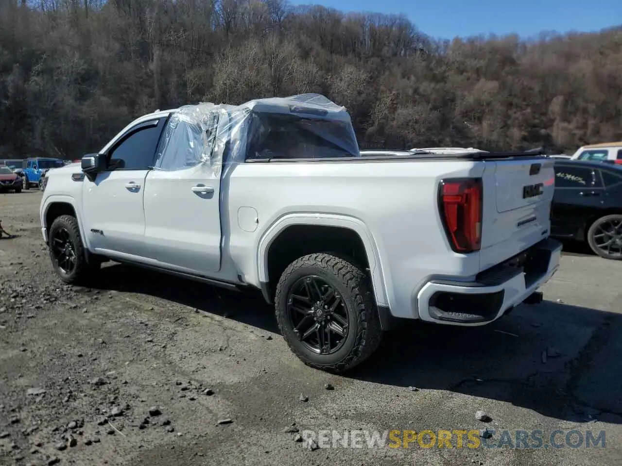 2 fotografías del automóvil dañado 1GTUUEET2NZ616551 GMC SIERRA 2022