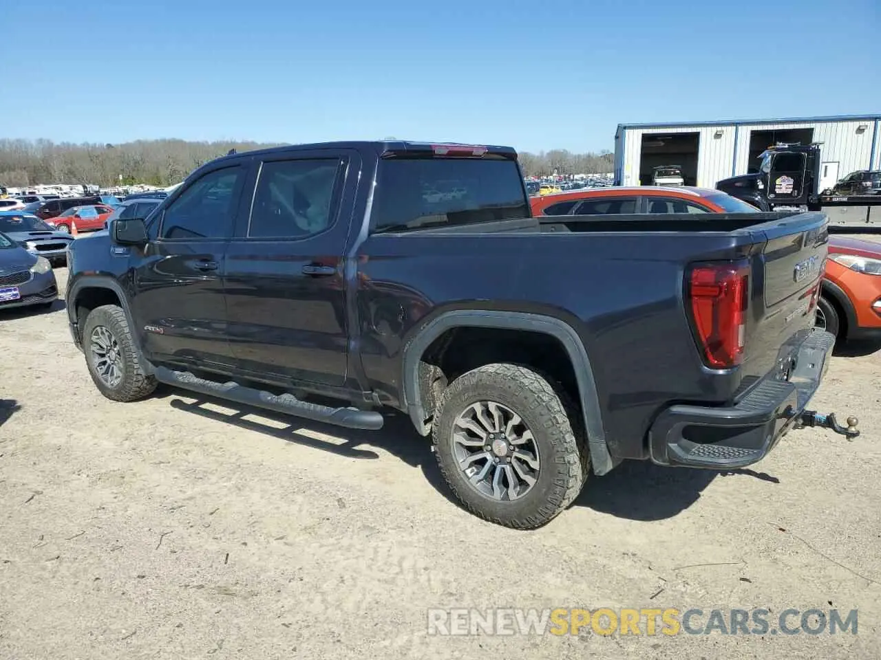 2 fotografías del automóvil dañado 1GTUUEET9NZ618457 GMC SIERRA 2022