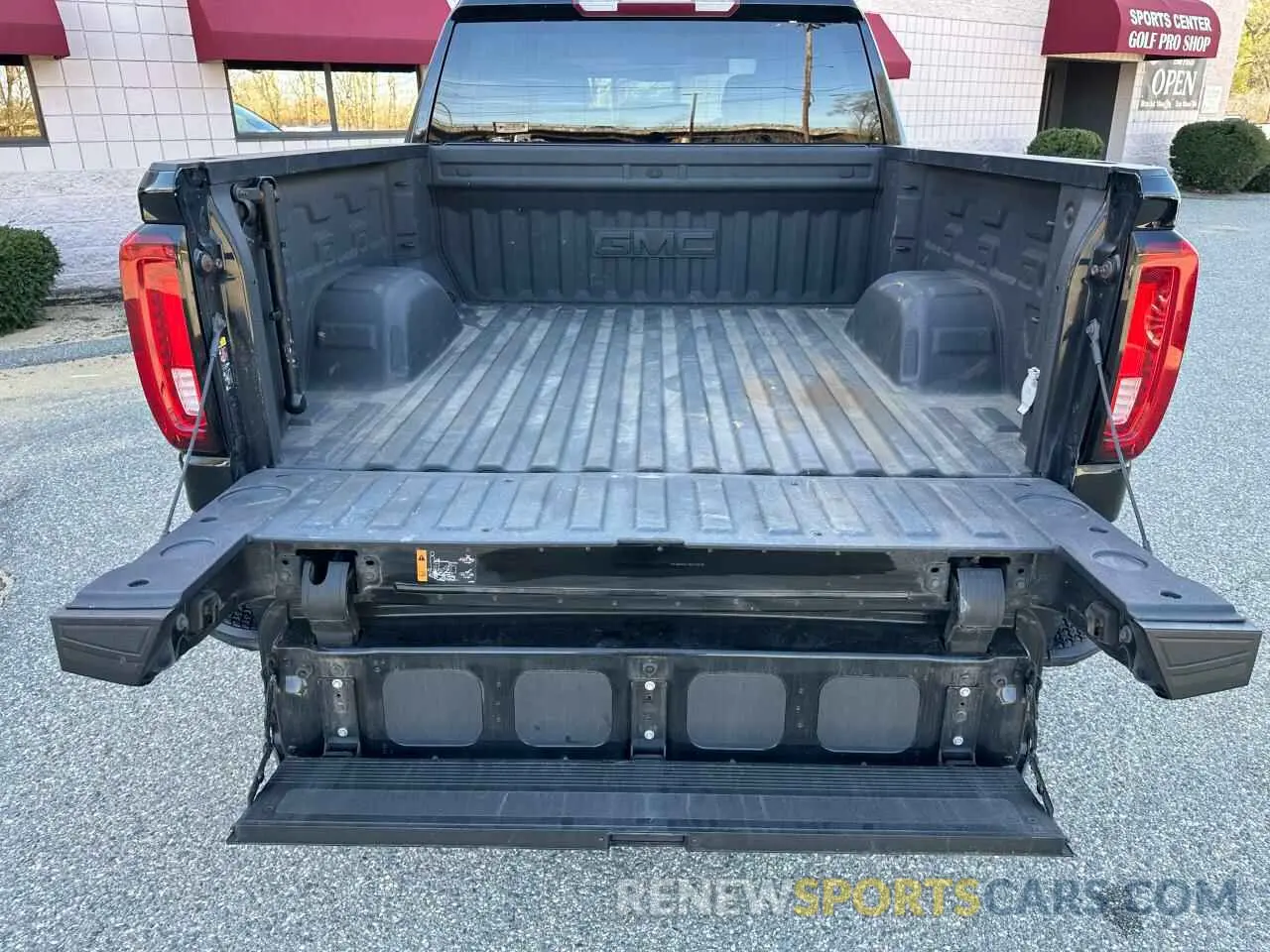 13 fotografías del automóvil dañado 3GTU9DED6NG150613 GMC SIERRA 2022