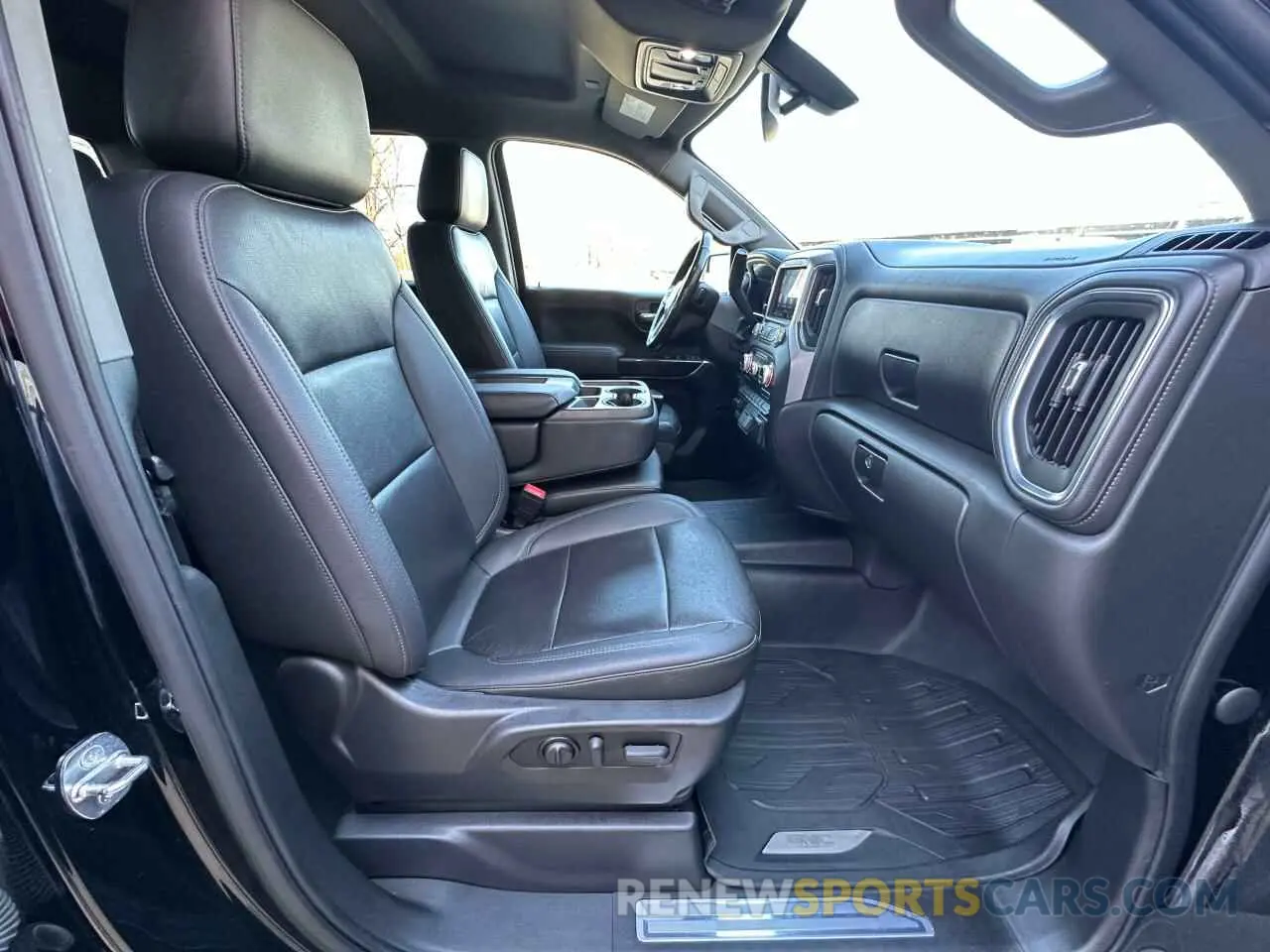 5 fotografías del automóvil dañado 3GTU9DED6NG150613 GMC SIERRA 2022