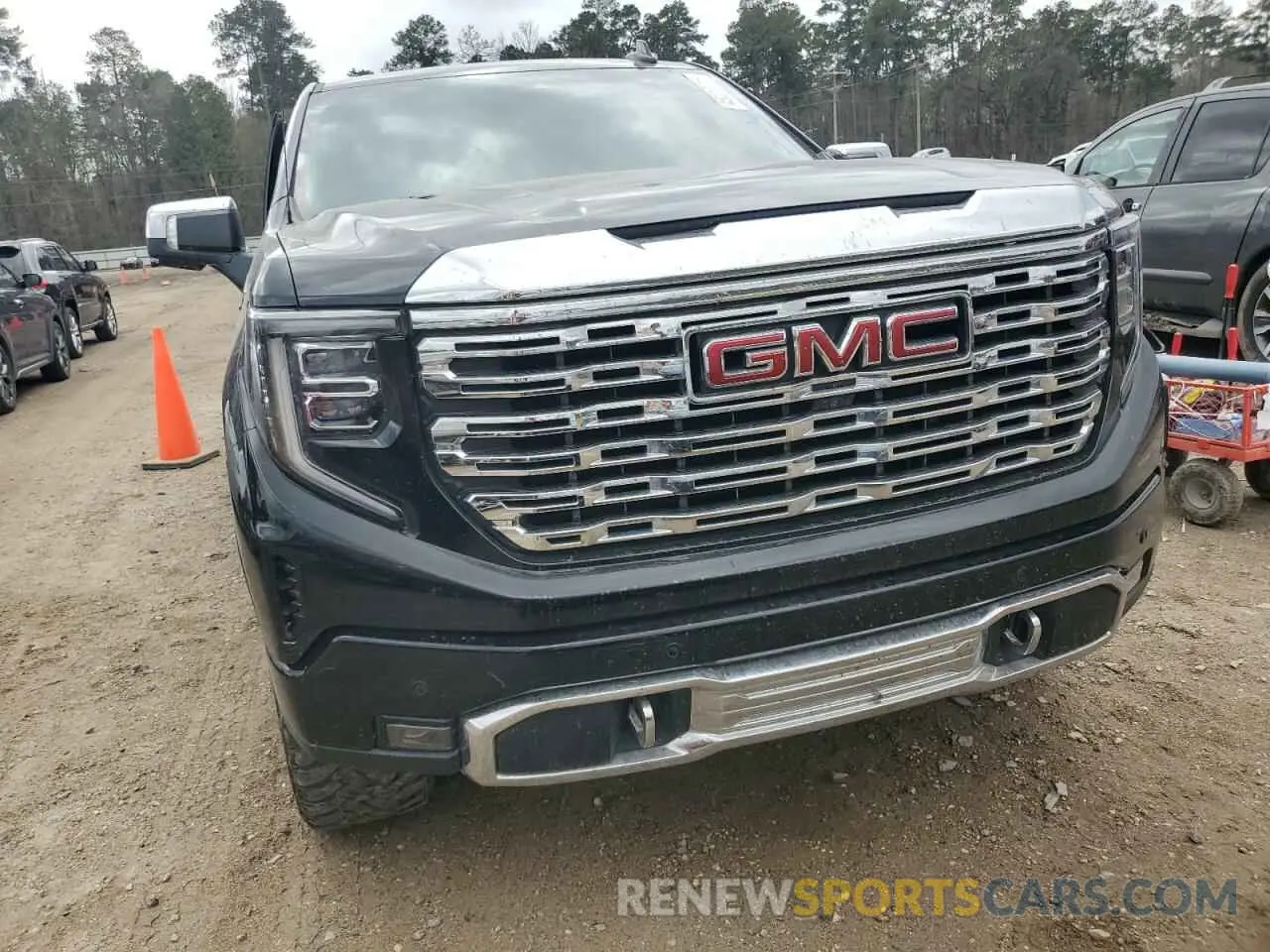 5 fotografías del automóvil dañado 3GTUUGEDXNG689669 GMC SIERRA 2022