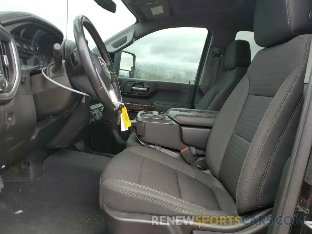 7 fotografías del automóvil dañado 1GT19MEY2PF133530 GMC SIERRA 2023