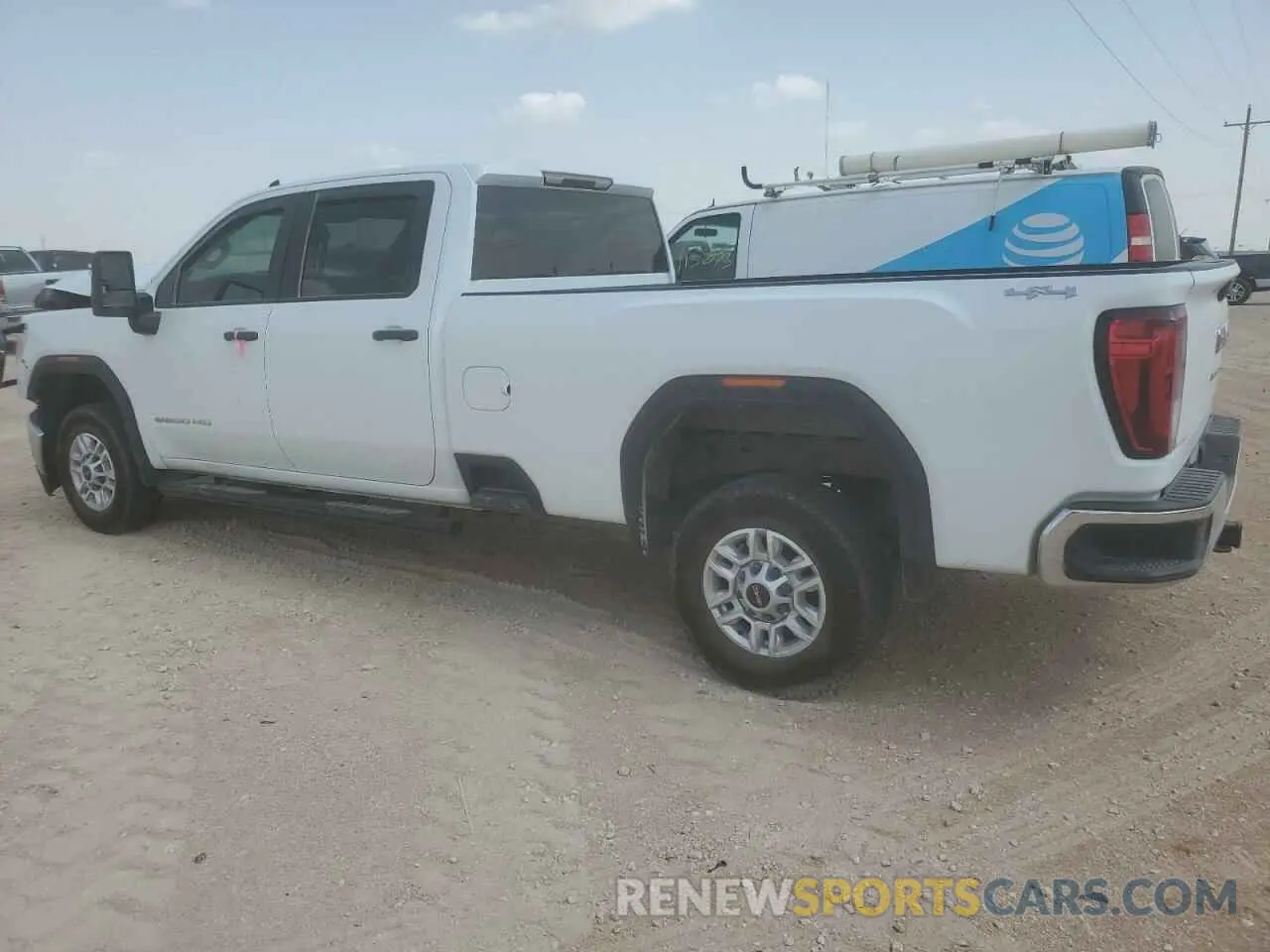 2 fotografías del automóvil dañado 1GT49LE70PF191604 GMC SIERRA 2023