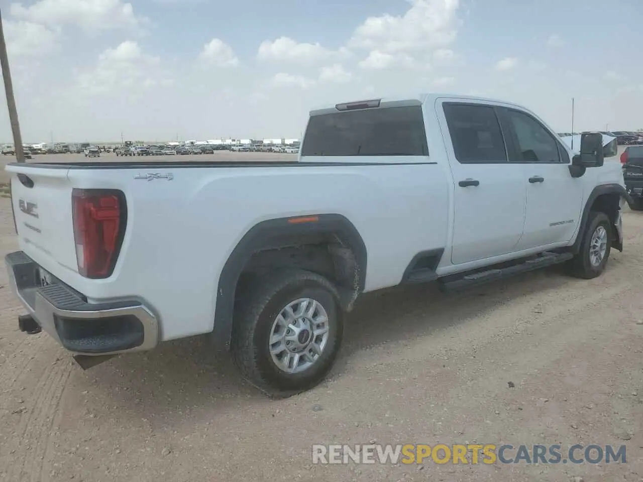 3 fotografías del automóvil dañado 1GT49LE70PF191604 GMC SIERRA 2023