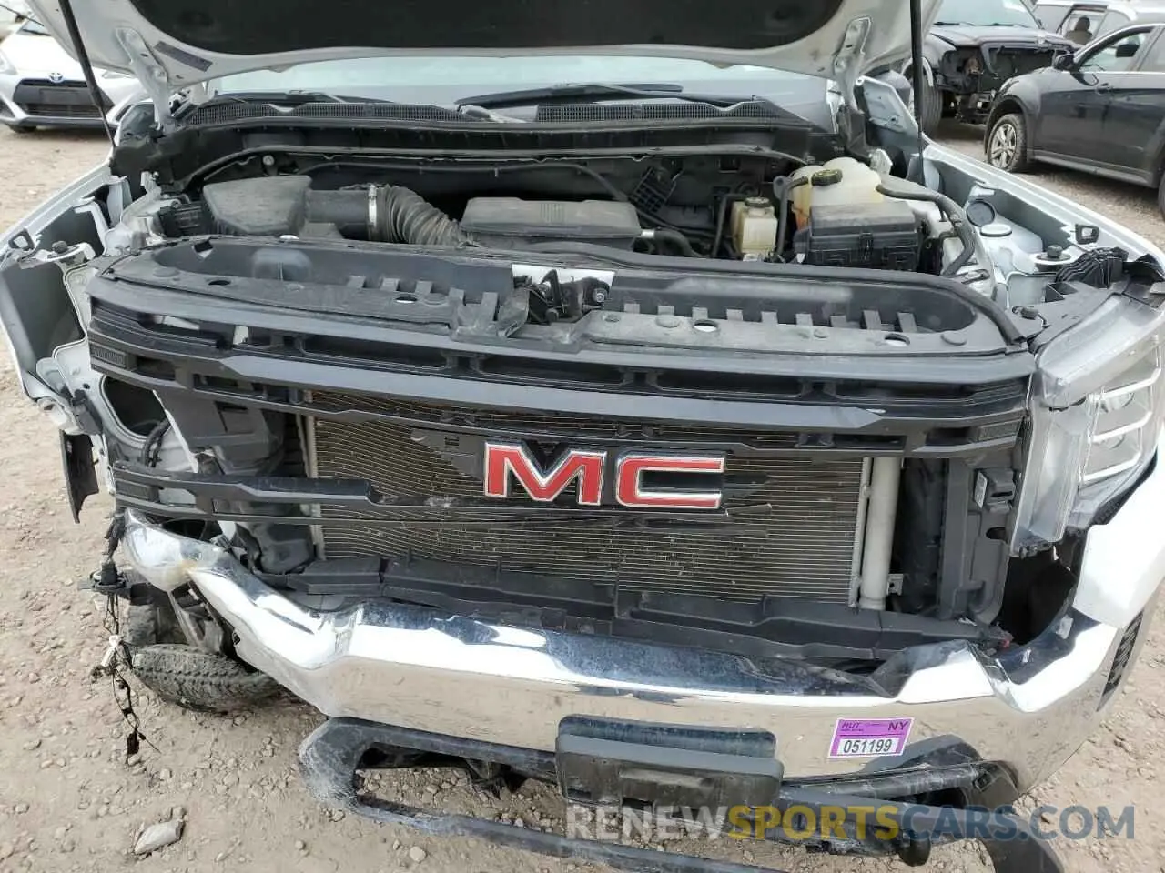11 fotografías del automóvil dañado 1GT49LE75PF212494 GMC SIERRA 2023