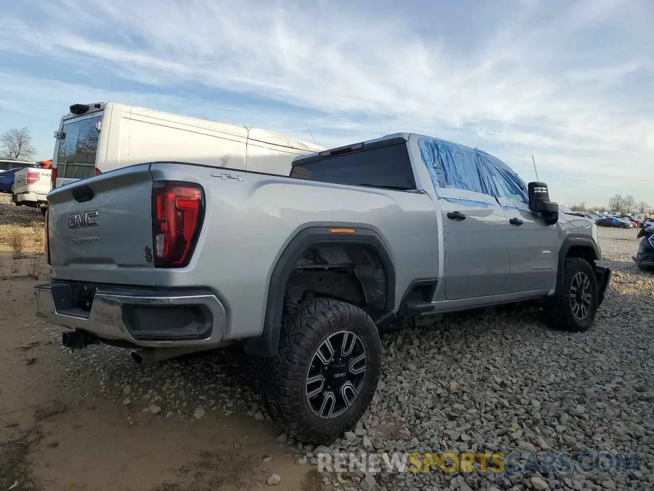 3 fotografías del automóvil dañado 1GT49LE76PF174578 GMC SIERRA 2023