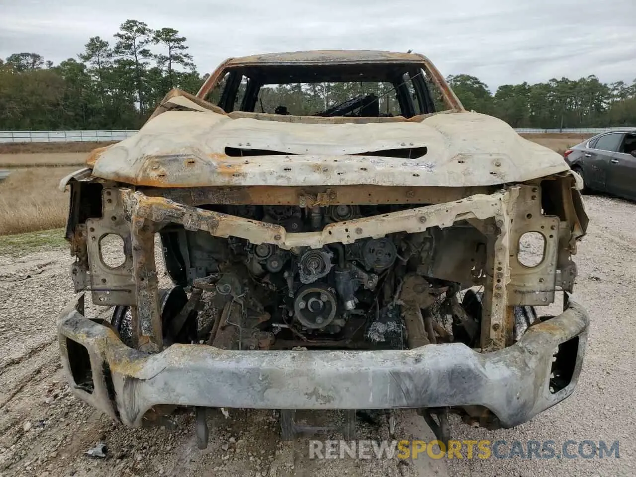 5 fotografías del automóvil dañado 1GT49PEY9PF110793 GMC SIERRA 2023