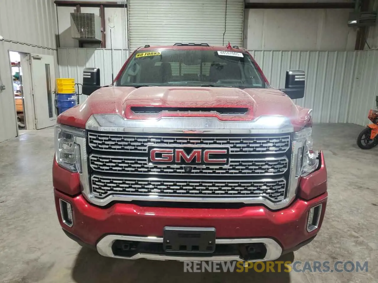 5 fotografías del automóvil dañado 1GT49RE71PF118518 GMC SIERRA 2023