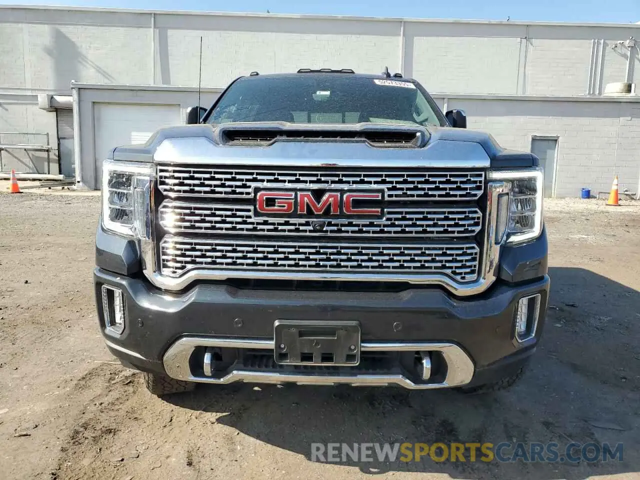 5 fotografías del automóvil dañado 1GT49REY2PF128287 GMC SIERRA 2023