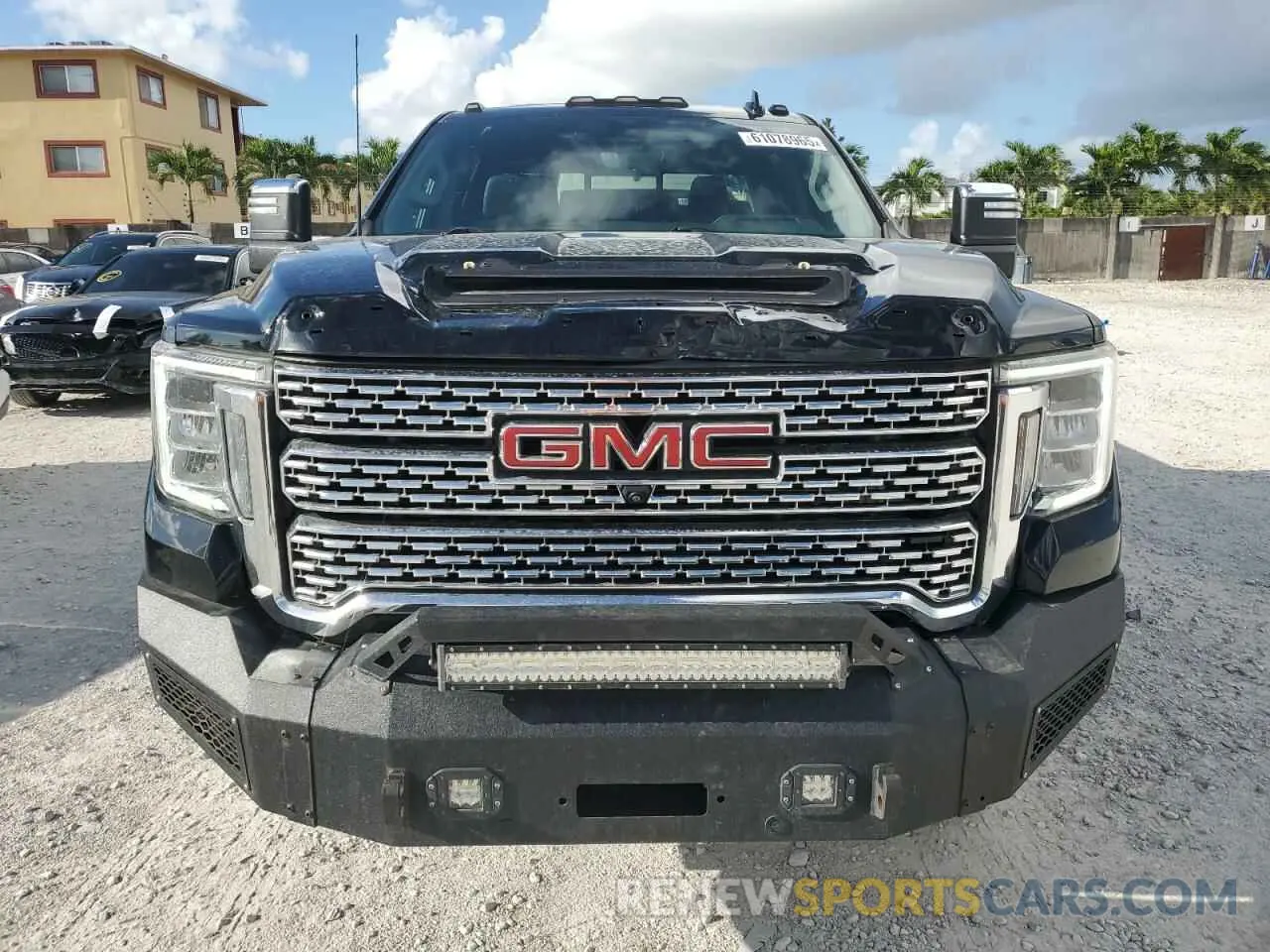5 fotografías del automóvil dañado 1GT49WEY5PF143445 GMC SIERRA 2023