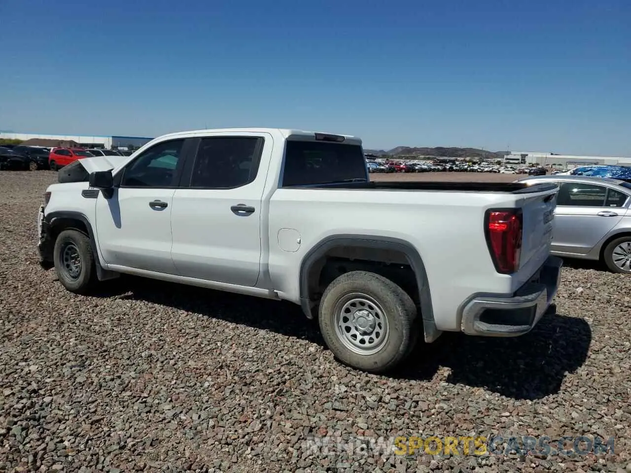 2 fotografías del automóvil dañado 1GTPHAEK2PZ162323 GMC SIERRA 2023