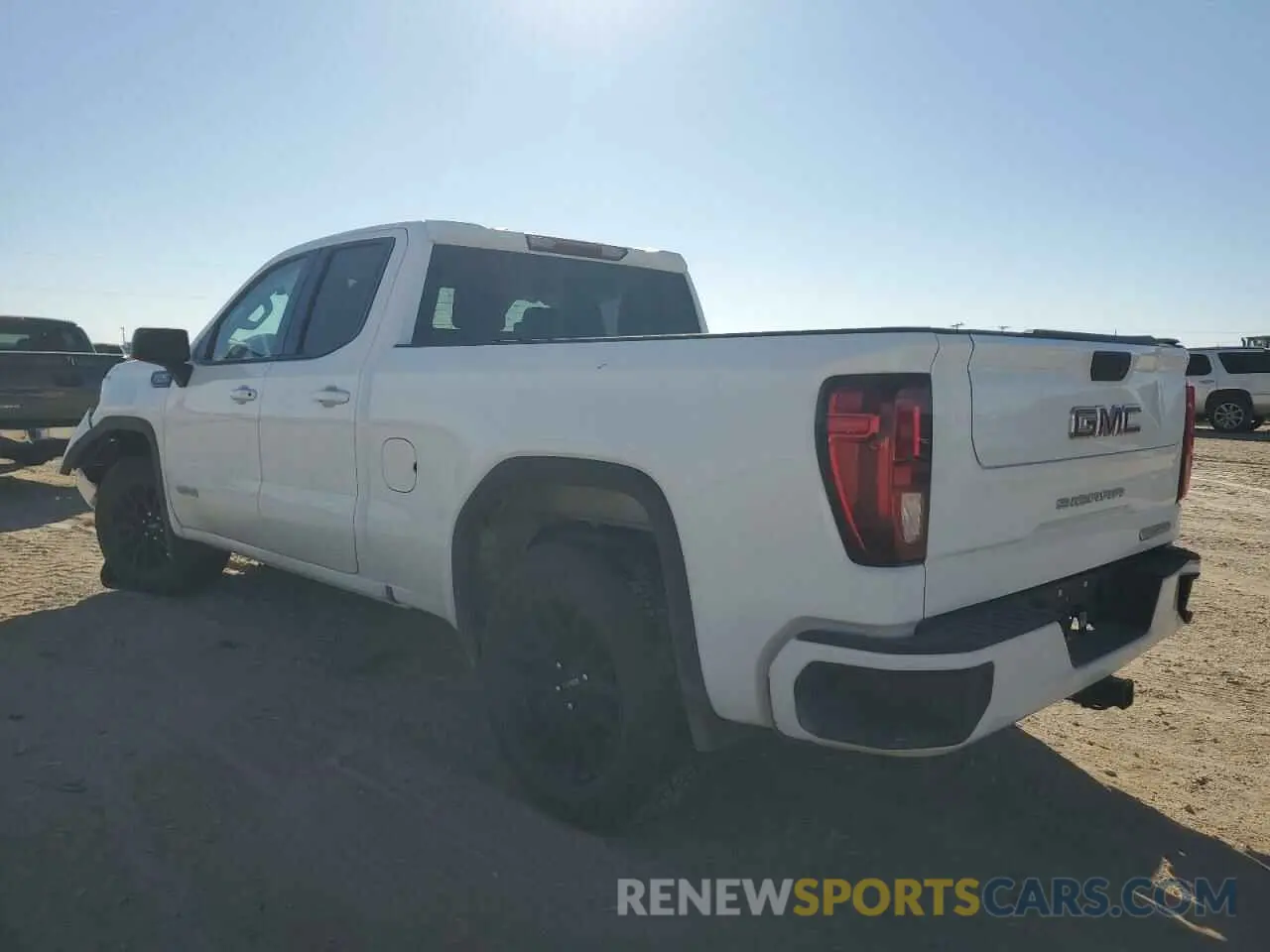 2 fotografías del automóvil dañado 1GTRHCED9PZ186883 GMC SIERRA 2023