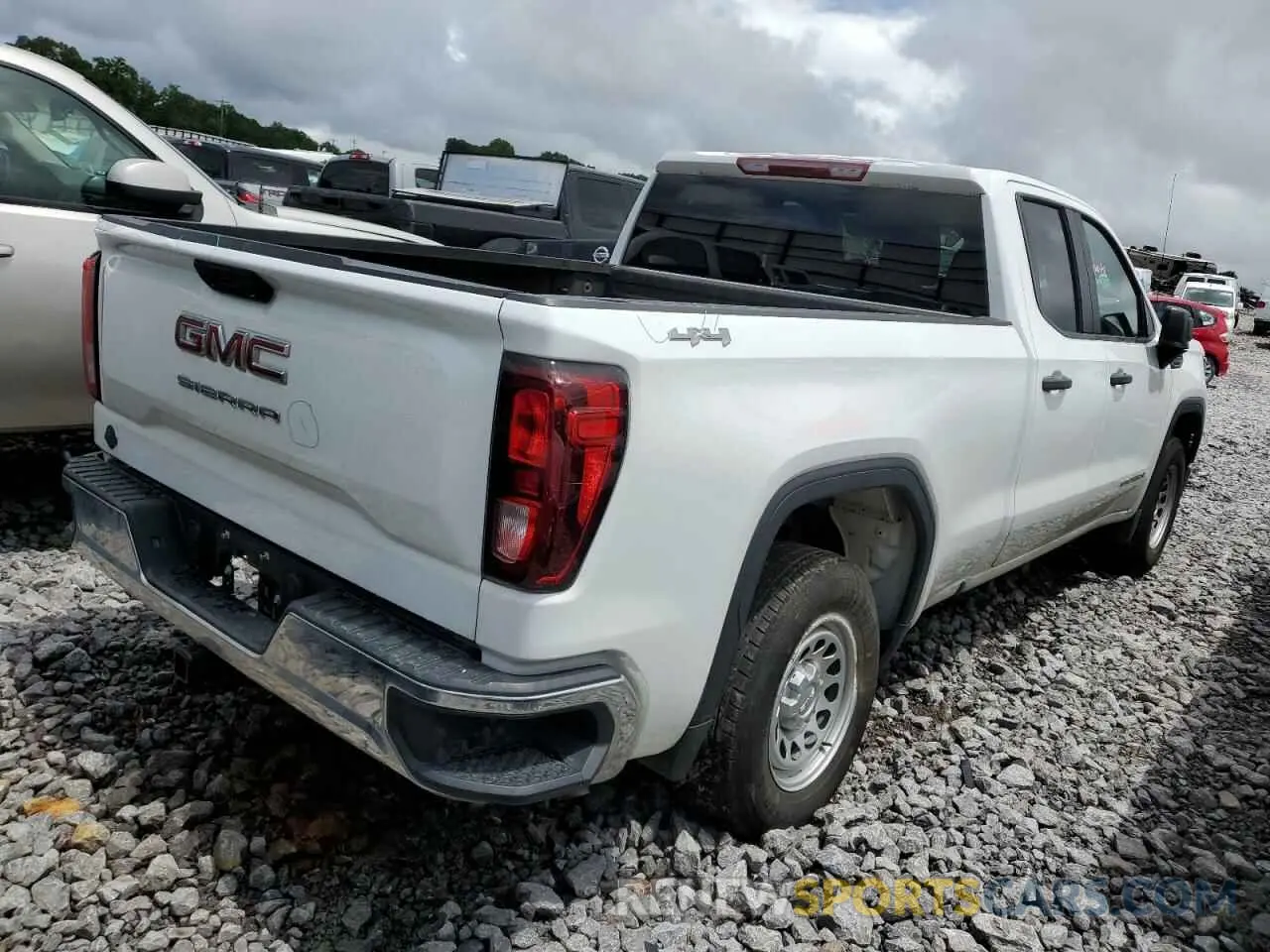 3 fotografías del automóvil dañado 1GTRUAED9PZ300753 GMC SIERRA 2023