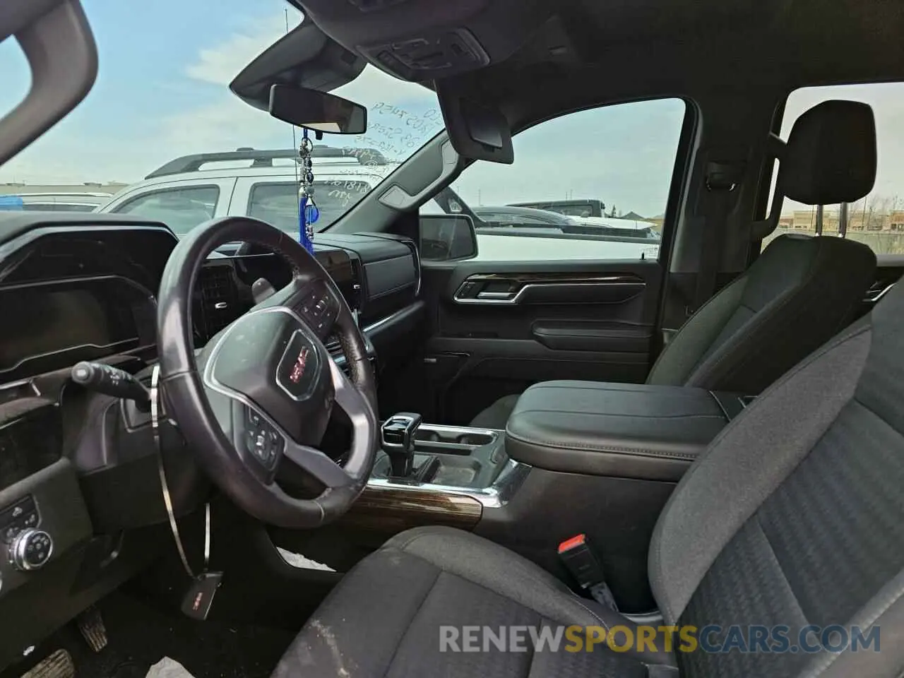9 fotografías del automóvil dañado 1GTUUCED2PZ167775 GMC SIERRA 2023