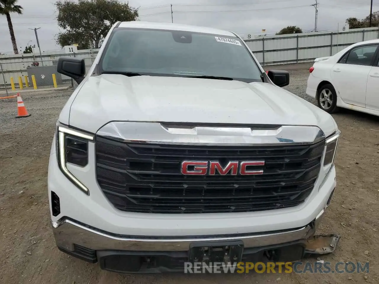5 fotografías del automóvil dañado 3GTNUAEK4PG147583 GMC SIERRA 2023