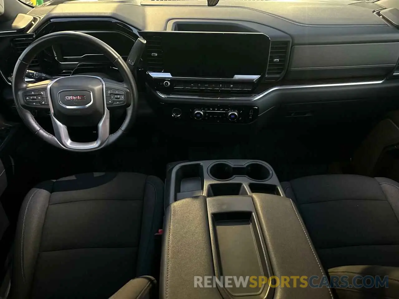 9 fotografías del automóvil dañado 3GTPUCEKXPG102992 GMC SIERRA 2023