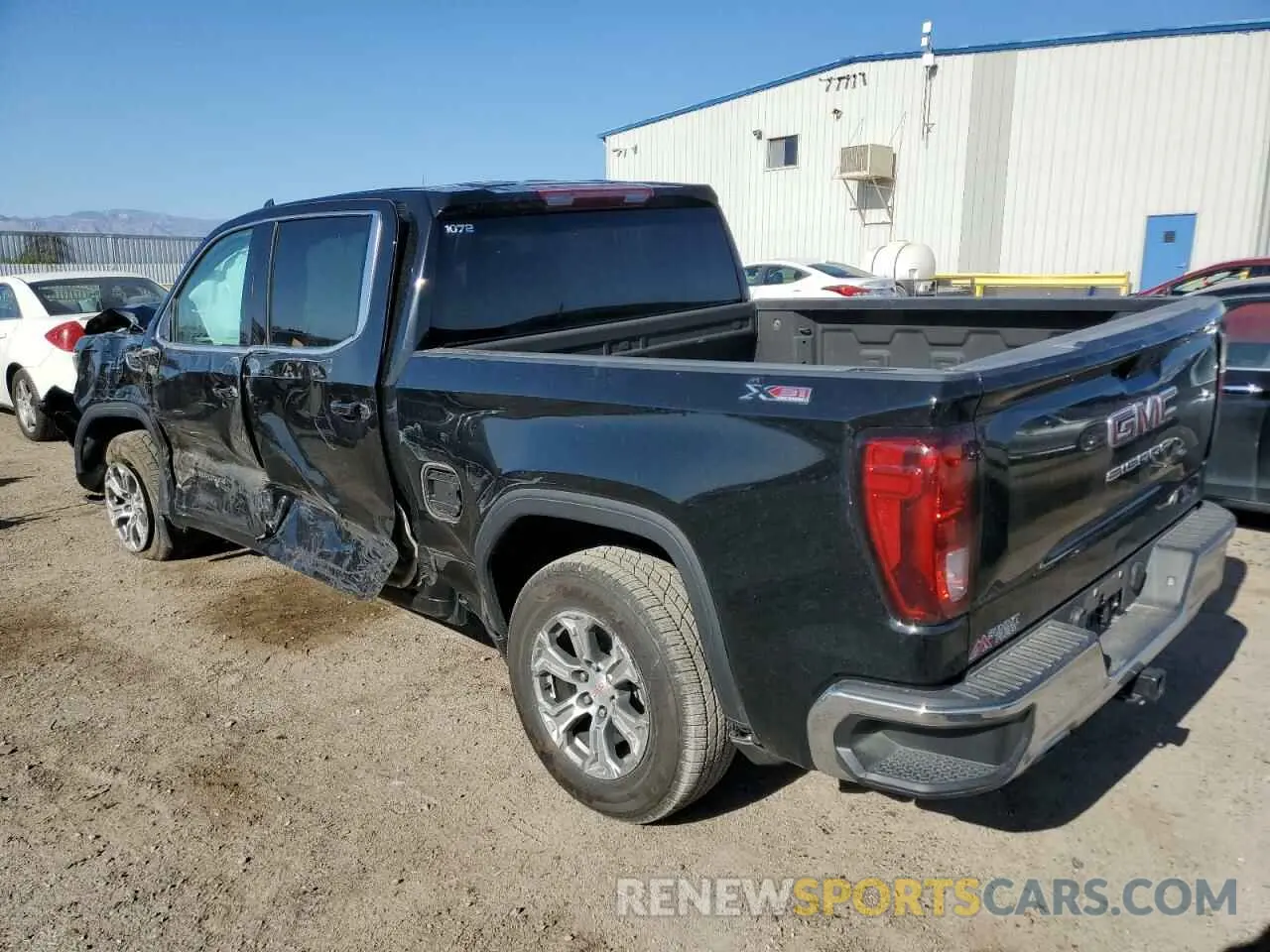 2 fotografías del automóvil dañado 3GTUUBED7PG271544 GMC SIERRA 2023