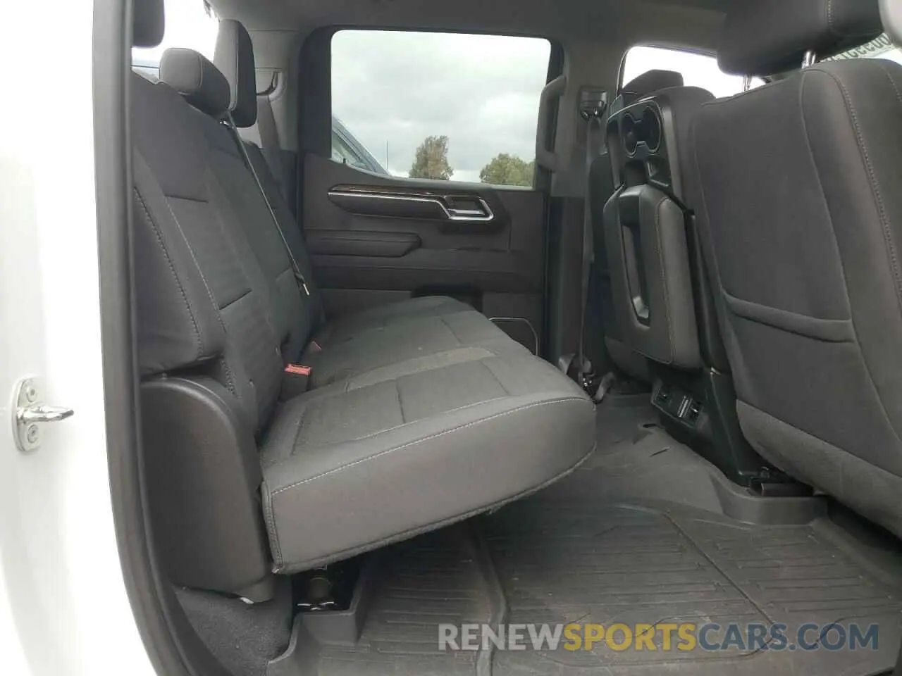 10 fotografías del automóvil dañado 3GTUUBEDXPG134534 GMC SIERRA 2023